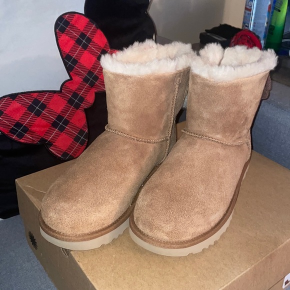 UGG Shoes - EUC Ugg Mini Bailey With Corduroy Bows 7